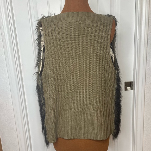 Boutique Faux Fur Vest by Live Change Size XL - Picture 4 of 10